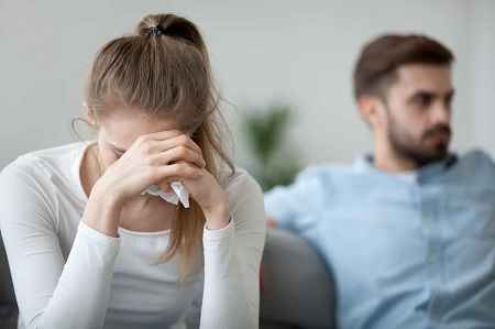كيفية التعامل مع الزوج الأناني و ما هي صفات أنانية الزوج